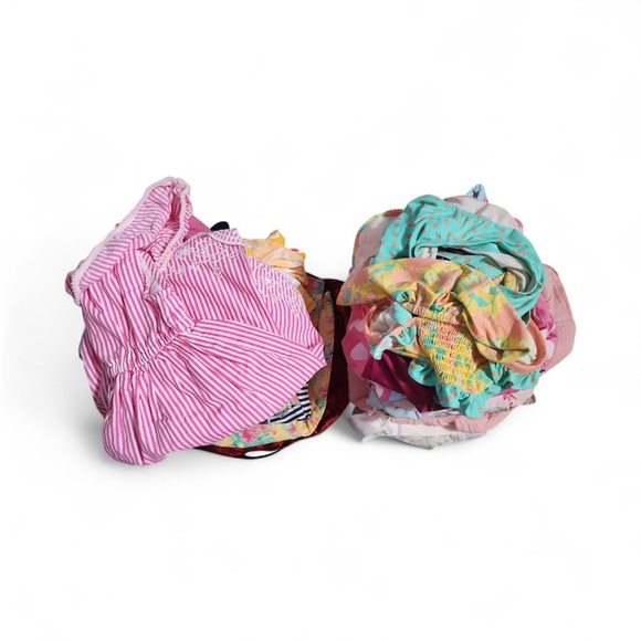 Girls Clothing 15 Pieces Mystery Bundle size 4T - Picture 1 of 1